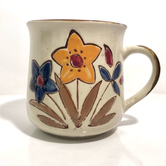 Vintage Korean stoneware mug with floral design. 1980s. - Picture 1 of 5